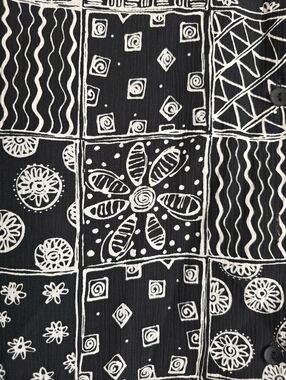 🖤90's Patchwork Style Floral Abstract Artsy Black & White Button Up🖤